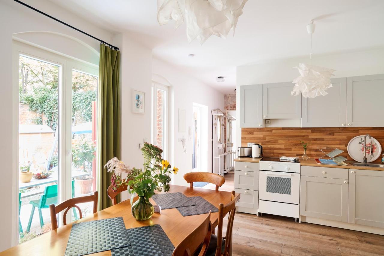 Апартаменты Beautiful And Cozy Remise For Up To 6 Guests Берлин Экстерьер фото